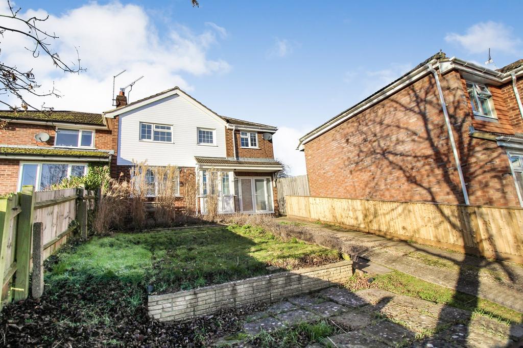 Fairford Road, Tilehurst, Reading, RG31 3 bed semidetached house £