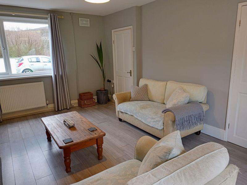 Lounge- View 3