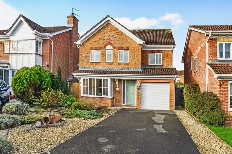 Sorrel Way, Gillingham SP8 4 bed detached house £385,000