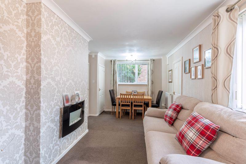 Woodlea Grove, Doncaster 3 bed semidetached house £150,000