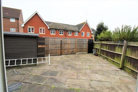8 Caspian Way, Purfleet-on-thames, RM19 1LE