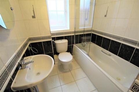 8 Caspian Way, Purfleet-on-thames, RM19 1LE