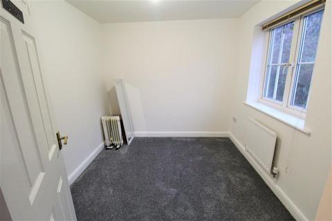 8 Caspian Way, Purfleet-on-thames, RM19 1LE