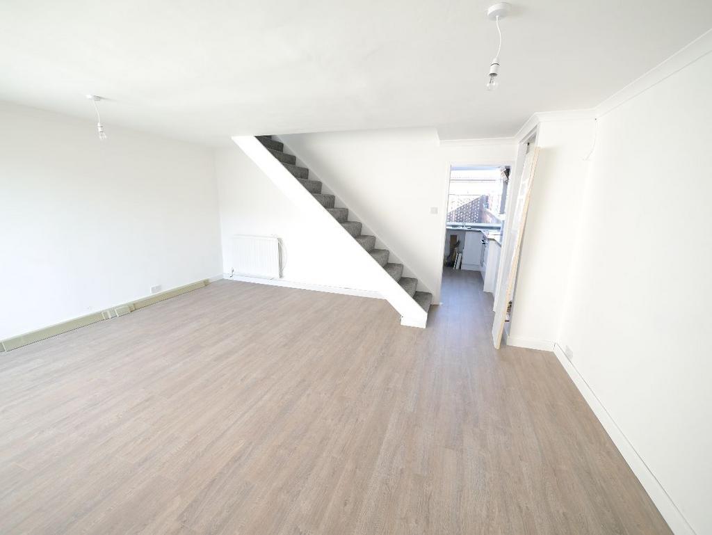 Deepdale Gardens, Newcastle upon Tyne 3 bed terraced house to rent £