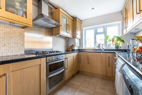 4 Braddon Court, Barnet, EN5 4EP