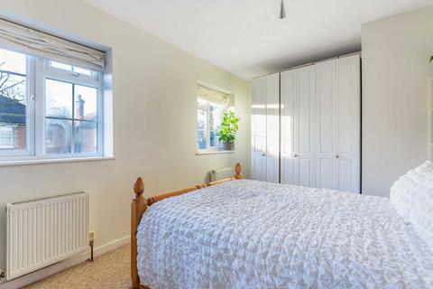 4 Braddon Court, Barnet, EN5 4EP