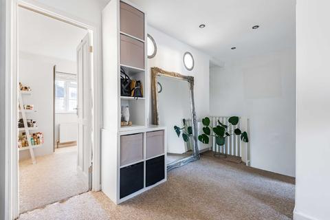 4 Braddon Court, Barnet, EN5 4EP