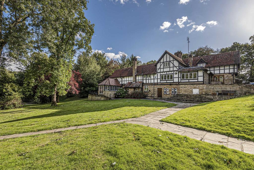 The Ridgeway, Cuffley, Hertfordshire... 5 bed detached house £4,000,000