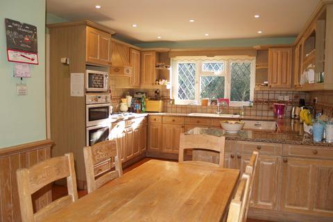 63 Parkgate Crescent, Barnet, EN4 0NW