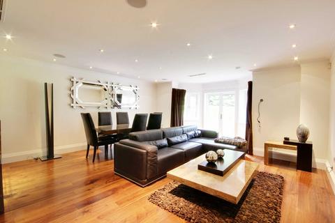 3 bedroom apartment for sale, Amara Lodge, Cockfosters Road, Hadley Wood, EN4