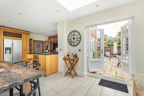 33 Parkgate Crescent, Barnet, EN4 0NW