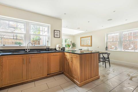33 Parkgate Crescent, Barnet, EN4 0NW
