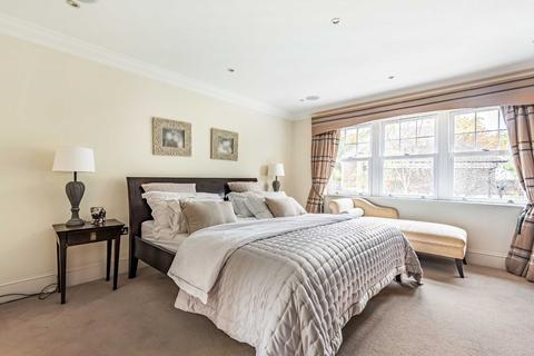 33 Parkgate Crescent, Barnet, EN4 0NW