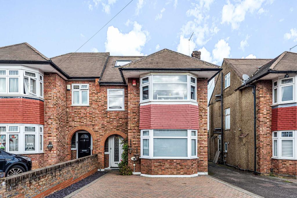 Overton Road, Southgate, London, N14 4 bed semidetached house £895,000