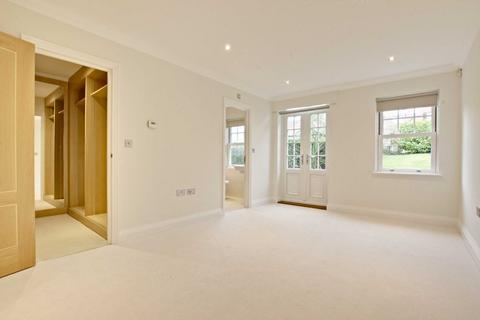 3 bedroom apartment to rent, Georges Wood Road, Brookmans Park, Hertfordshire, AL9