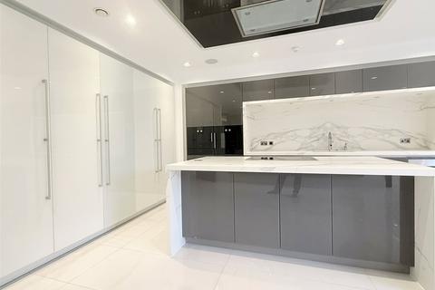 undefined, Camlet Way, Hadley Wood, Hertfordshire, EN4
