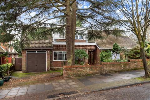 101 Laurel Way, London, N20 8HT