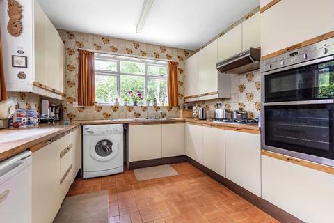 46 West Hill Way, London, N20 8QS