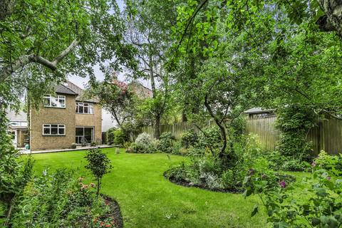 46 West Hill Way, London, N20 8QS