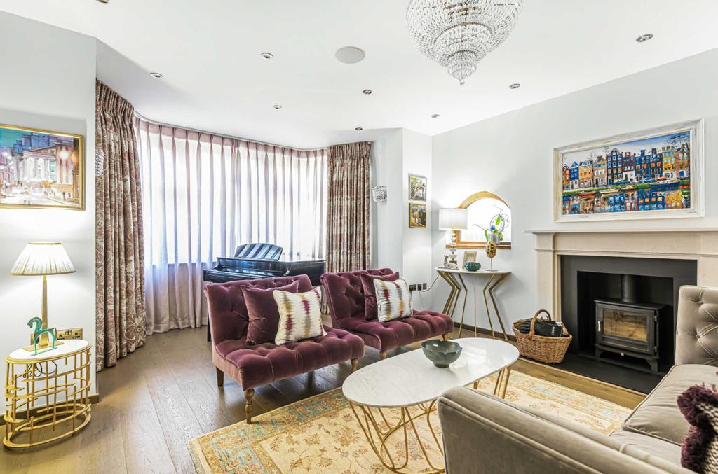 Friern Lane, Whetstone, London, N20 6 bed detached house £