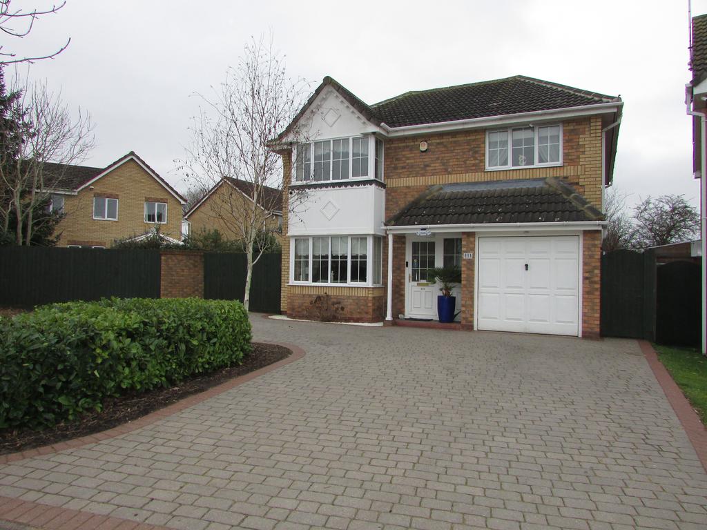 Jackdaw Close, Stevenage SG2 4 bed detached house £575,000