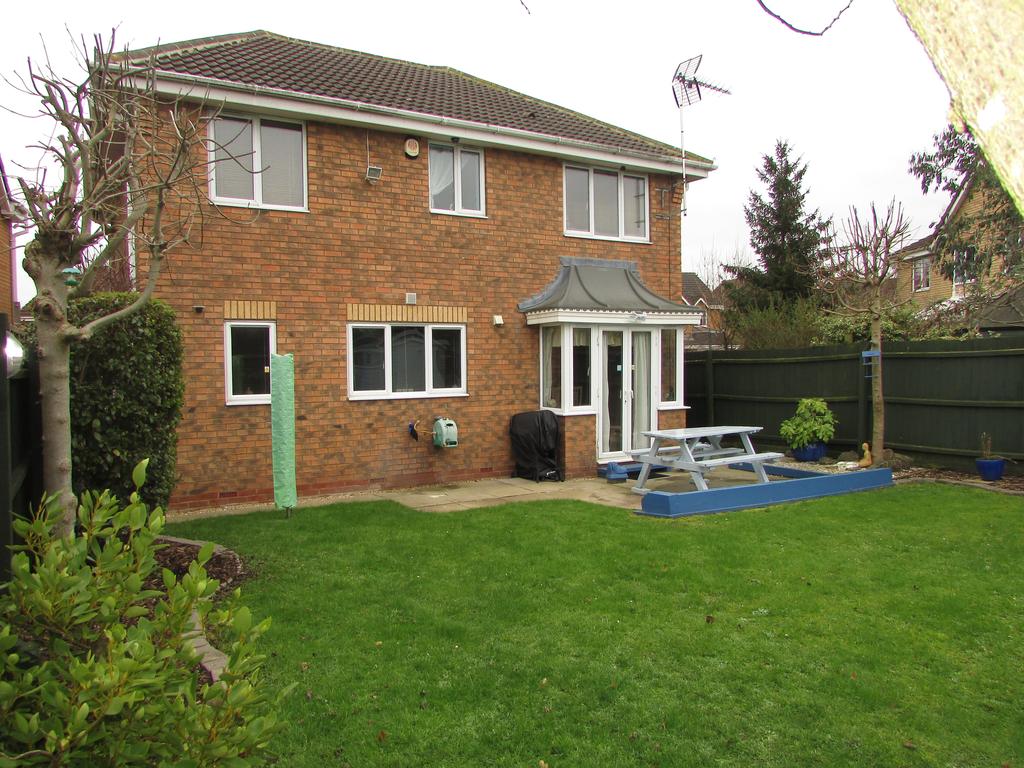 Jackdaw Close, Stevenage SG2 4 bed detached house £575,000