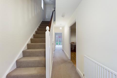 19 Emery Avenue, Gloucester, GL1 5QP