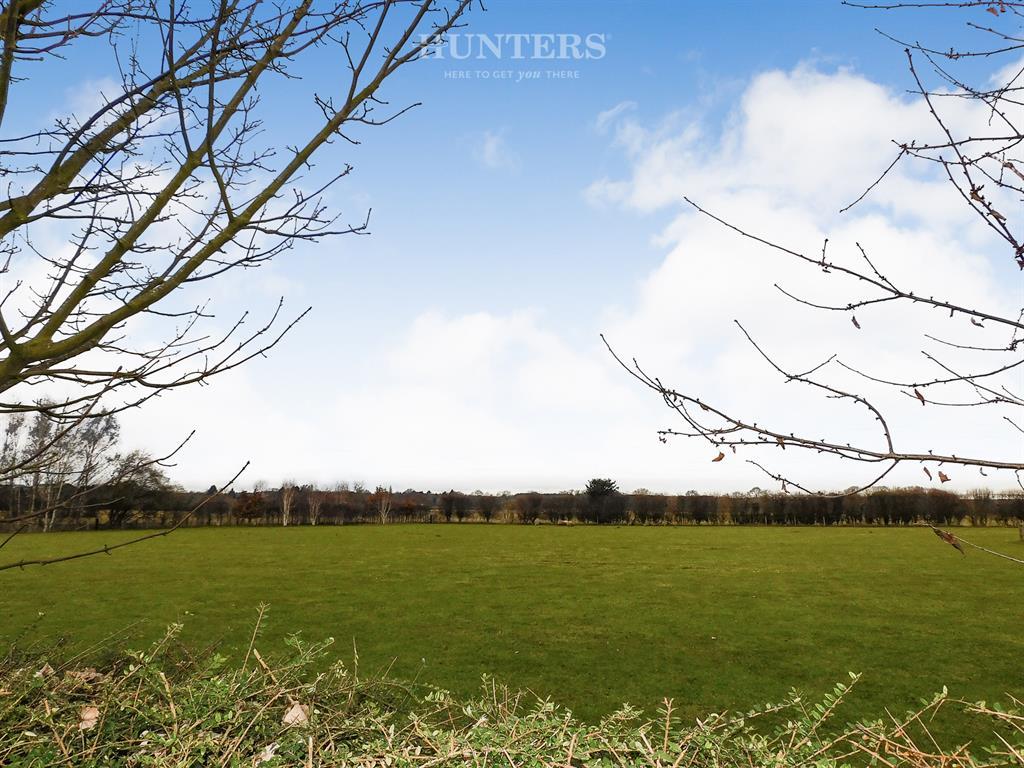 Newington, Doncaster, DN10 6DJ 2 bed cottage £150,000