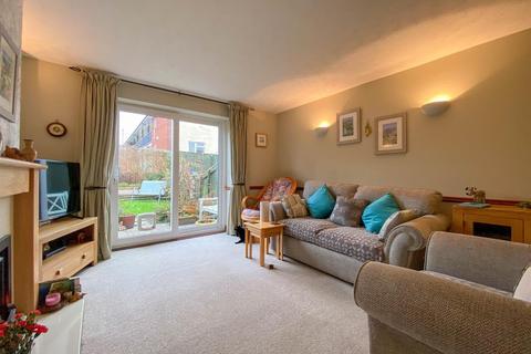 9 Lantern Close, Berkeley, GL13 9DE
