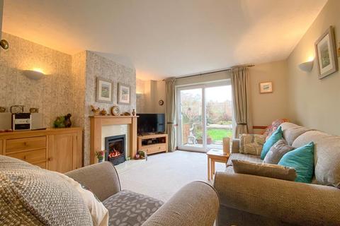 9 Lantern Close, Berkeley, GL13 9DE