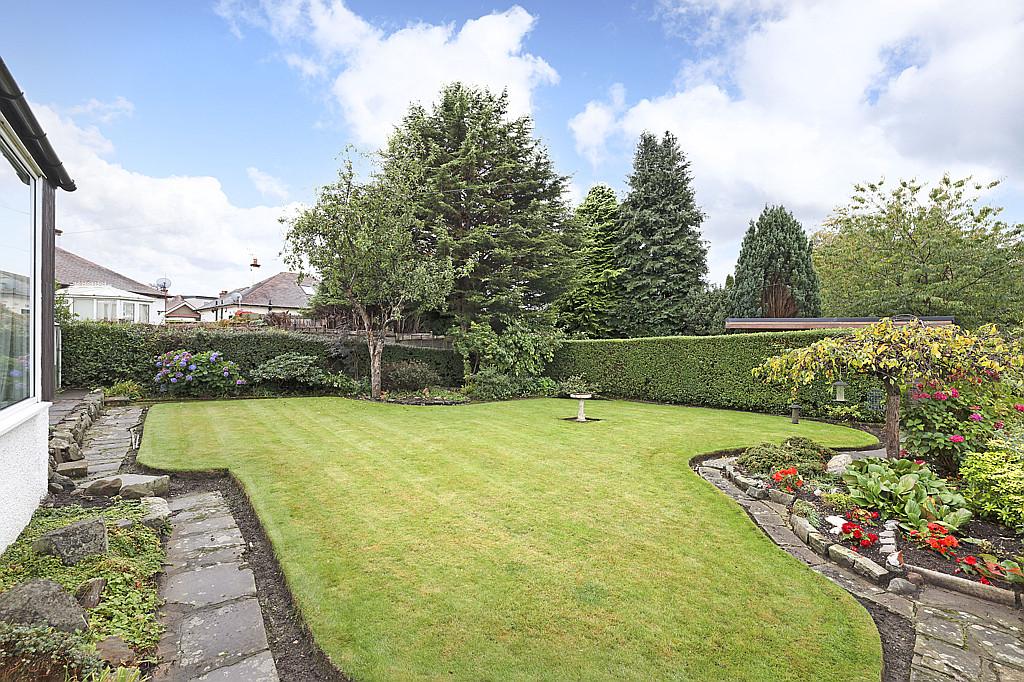 4 Drum Brae North, Barnton... 3 bed detached bungalow £380,000
