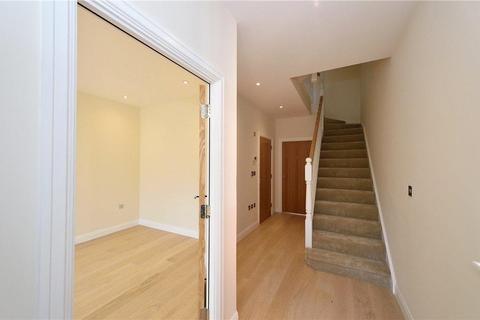 4 bedroom semi-detached house to rent - Durham Road, Wimbledon, London, SW20