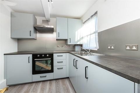 1 bedroom penthouse to rent, Pretoria Road, London, SW16