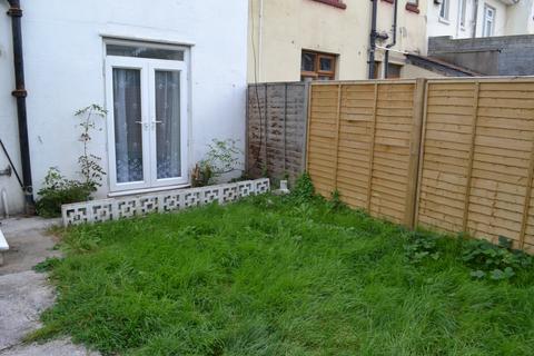 5 bedroom terraced house to rent, Stapleton Road