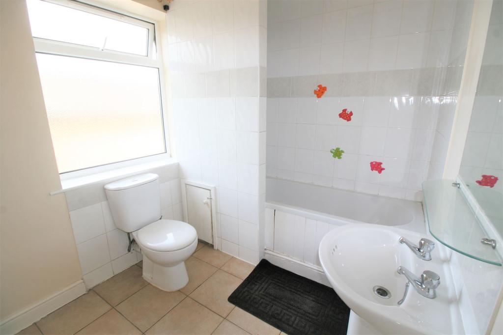Queen Street, Brimington... 5 bed property £165,000