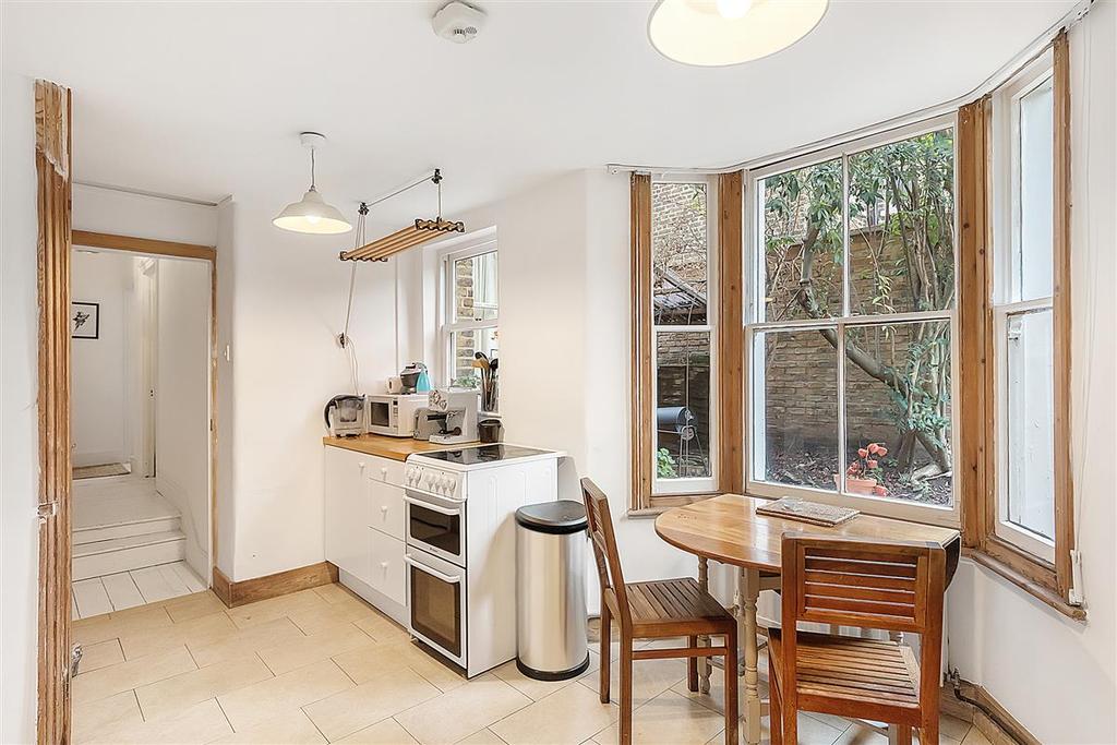 Octavia Street, SW11 1 bed flat £1,798 pcm (£415 pw)