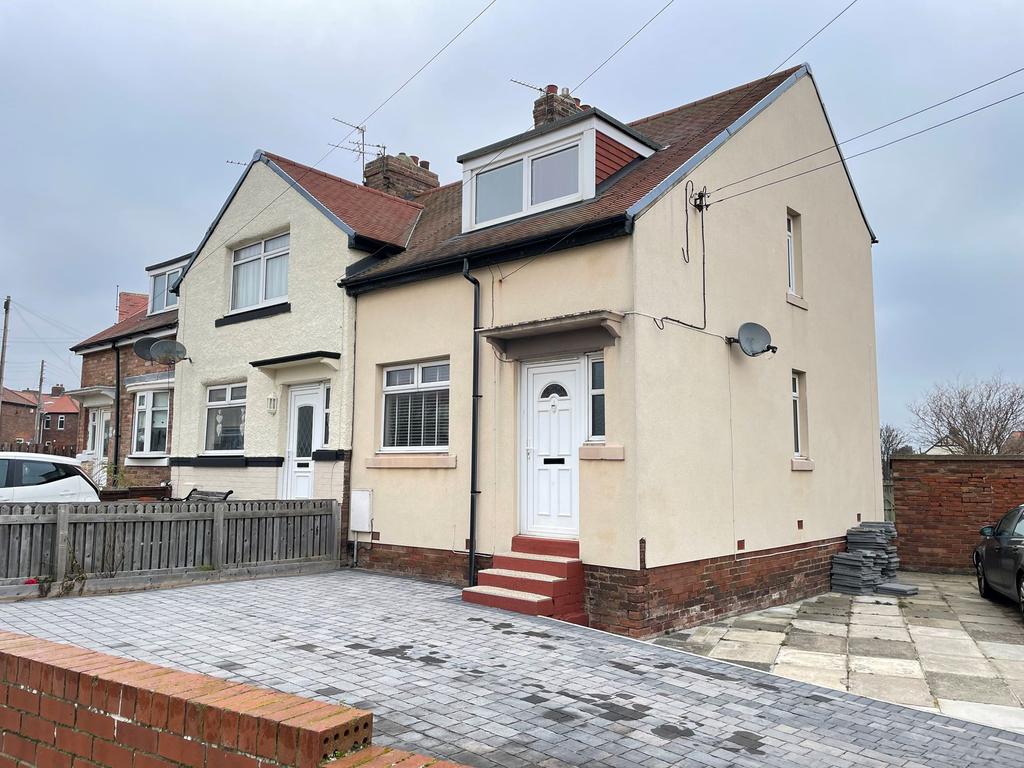 Rose Crescent, Whitburn, Sunderland... 2 bed semidetached house £115,000