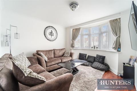 9 Oakfield Gardens, Greenford, UB6 8SD