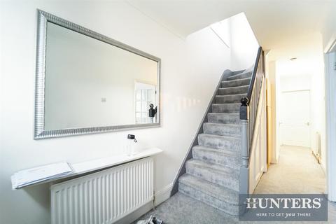 9 Oakfield Gardens, Greenford, UB6 8SD