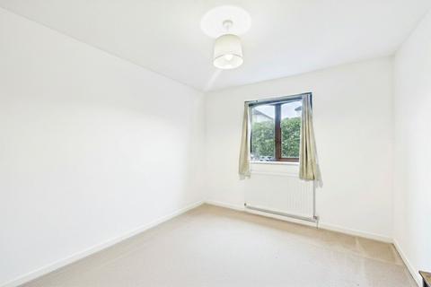 1 bedroom apartment to rent, Ashley Court, Lassell Gardens, Maidenhead, Berkshire, SL6