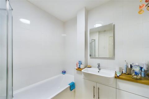 1 bedroom apartment to rent, Ashley Court, Lassell Gardens, Maidenhead, Berkshire, SL6