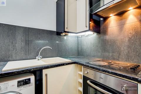 undefined, Whitechapel Road, Whitechapel, London, E1