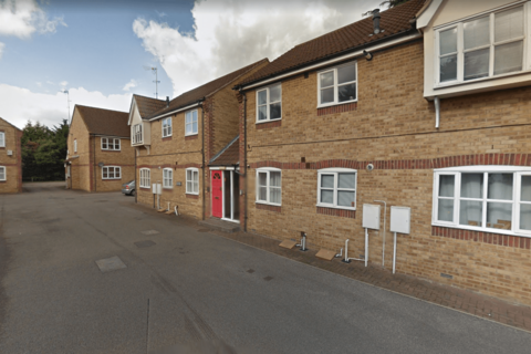 2 bedroom flat to rent, Silver Way, Romford, Essex, RM7