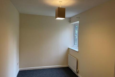 2 bedroom flat to rent, Silver Way, Romford, Essex, RM7