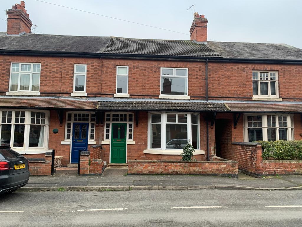 Quorn Avenue, Melton Mowbray, LE13 4 bed terraced house £900 pcm (£
