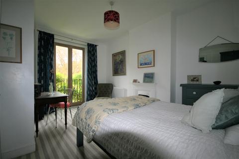 68 Bellevue Road, London, W13 8DE