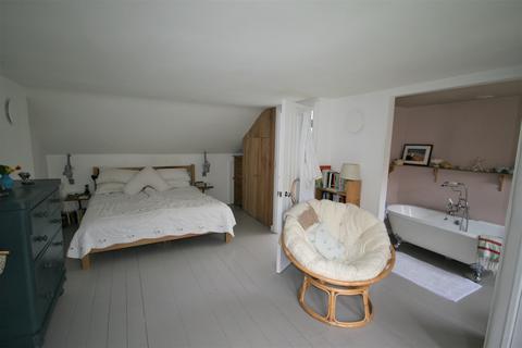 68 Bellevue Road, London, W13 8DE