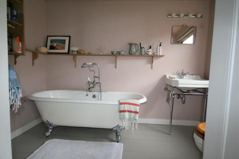 68 Bellevue Road, London, W13 8DE