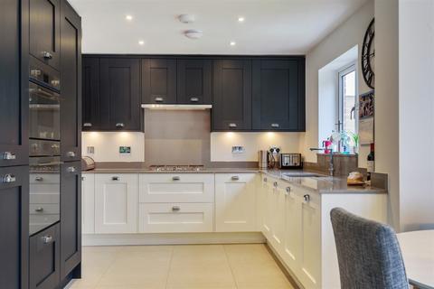 14 Abingworth Crescent, Thakeham, Pulborough, RH20 3GW