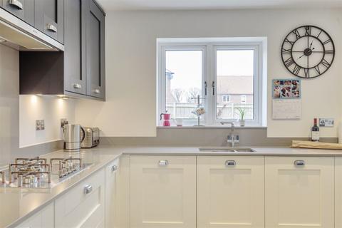 14 Abingworth Crescent, Thakeham, Pulborough, RH20 3GW